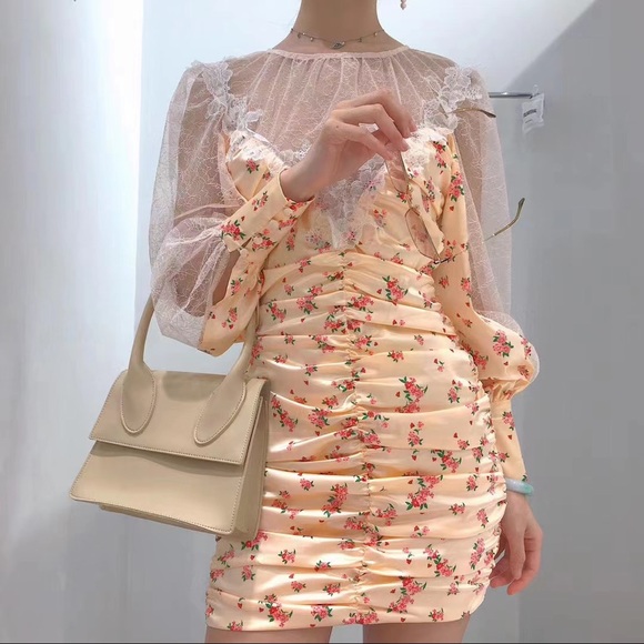 Peach Floral Mini Dress 🍑🌸 - Picture 2 of 8